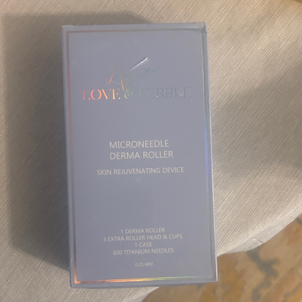Microneedle Derma Roller - Silver